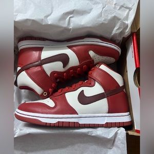 Wmns Dunk High LXX 'Cinnabar